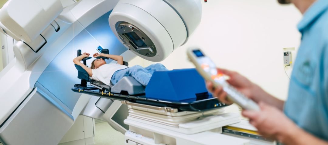 Radioterapia: qué es realmente, cómo funciona y qué esperar de tu tratamiento